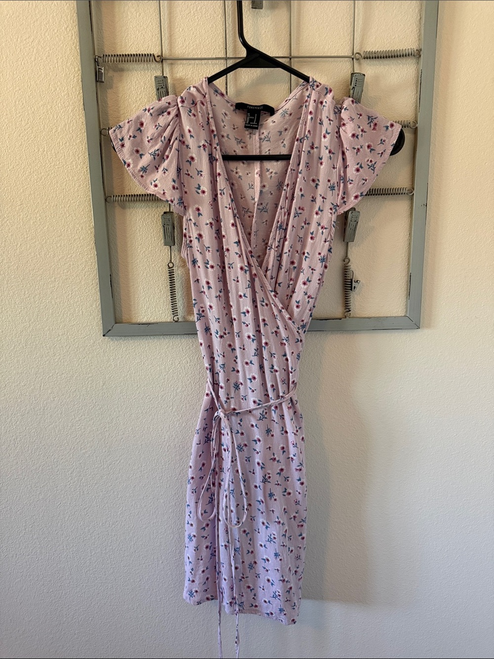 Size Small Forever 21 Light Pink Floral Wrap Midi Dress